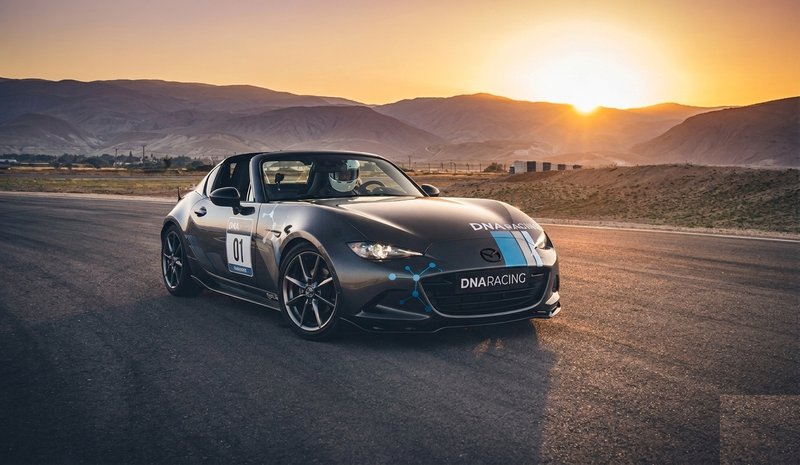 מכונית ספורט DNA RACING MX5 - נהיגת מרוץ