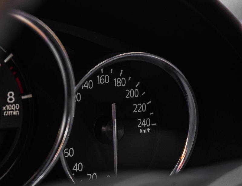 מד מהירות 240 קמש - נהיגה ספורטיבית MX5